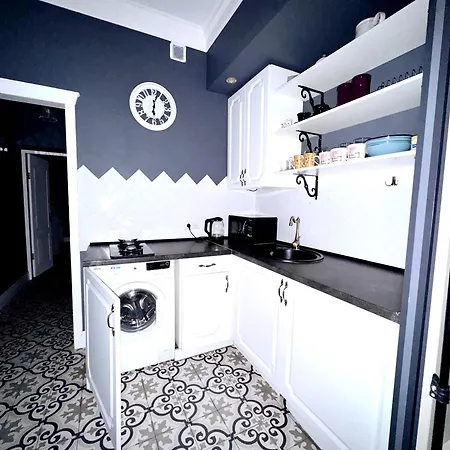сам центр арт-деко Apartment